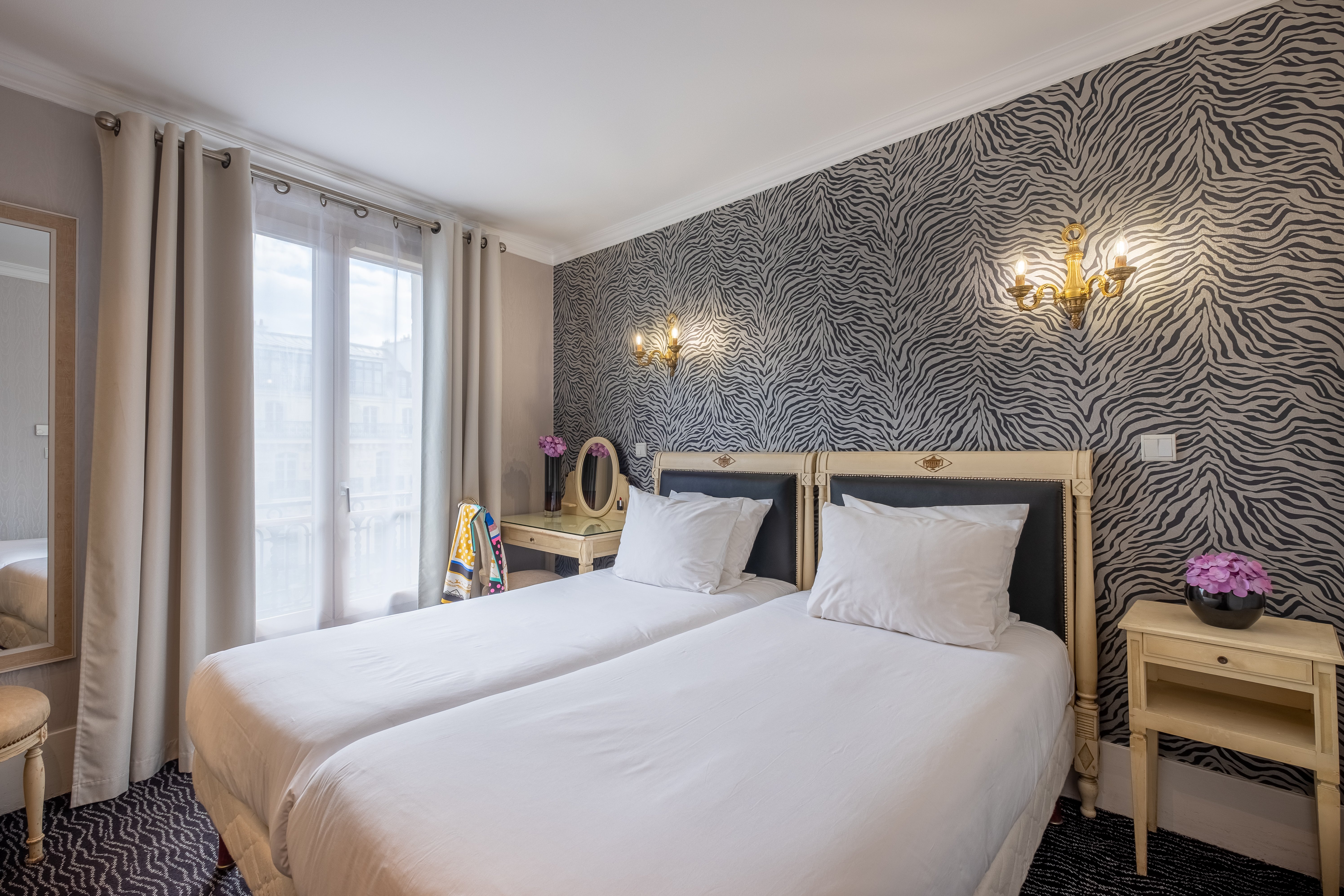 Hotel London Paris 12/50