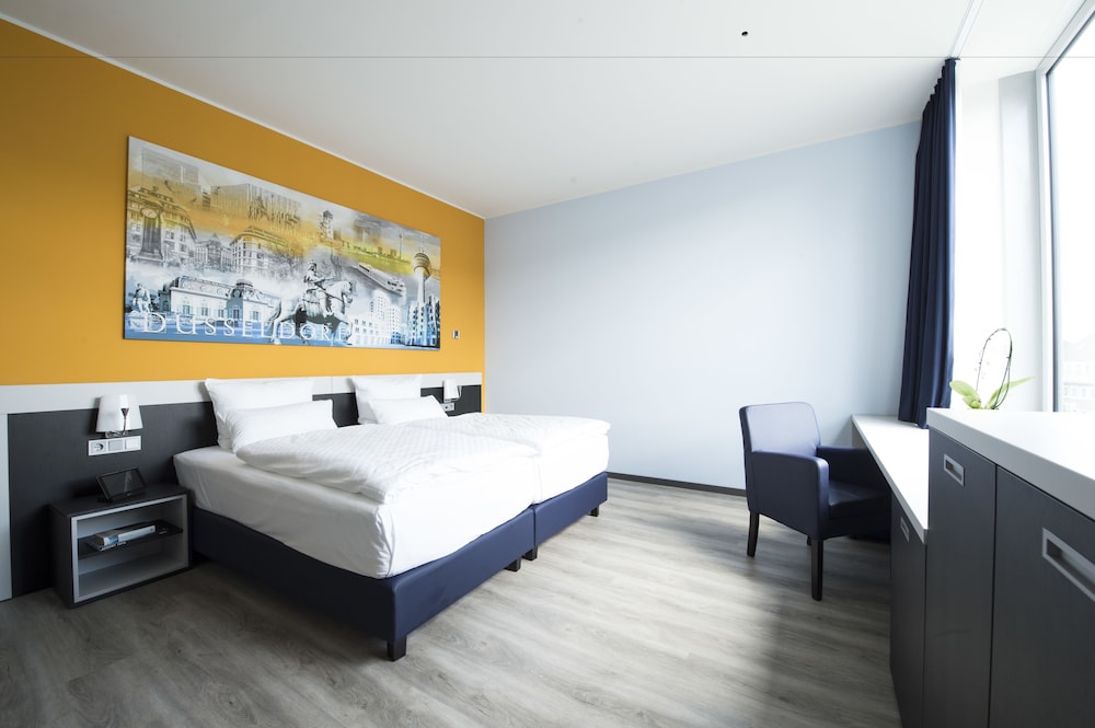 SUPERIOR, DOUBLE BED, GARDEN VIEW