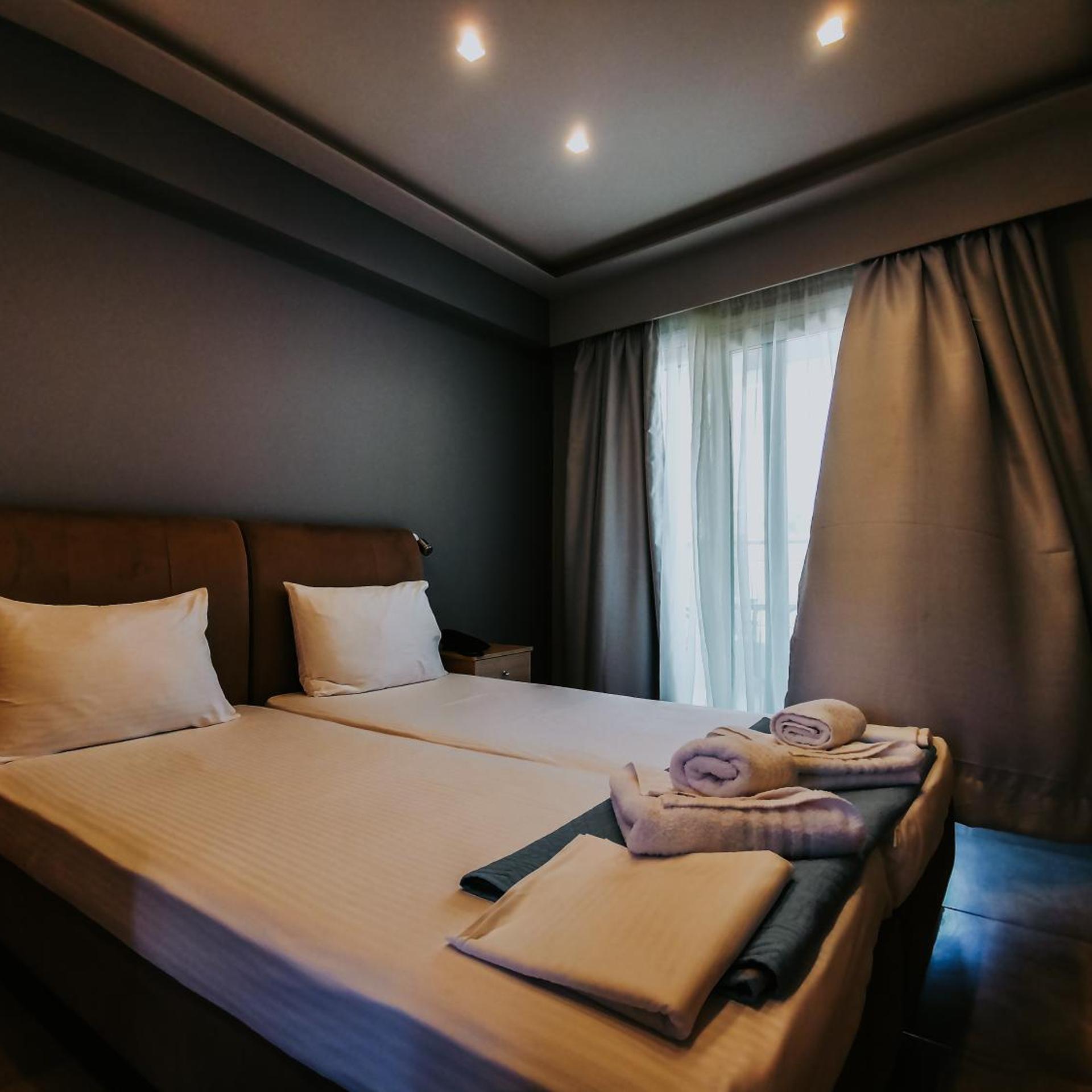 Three Island View Hotel 18/103