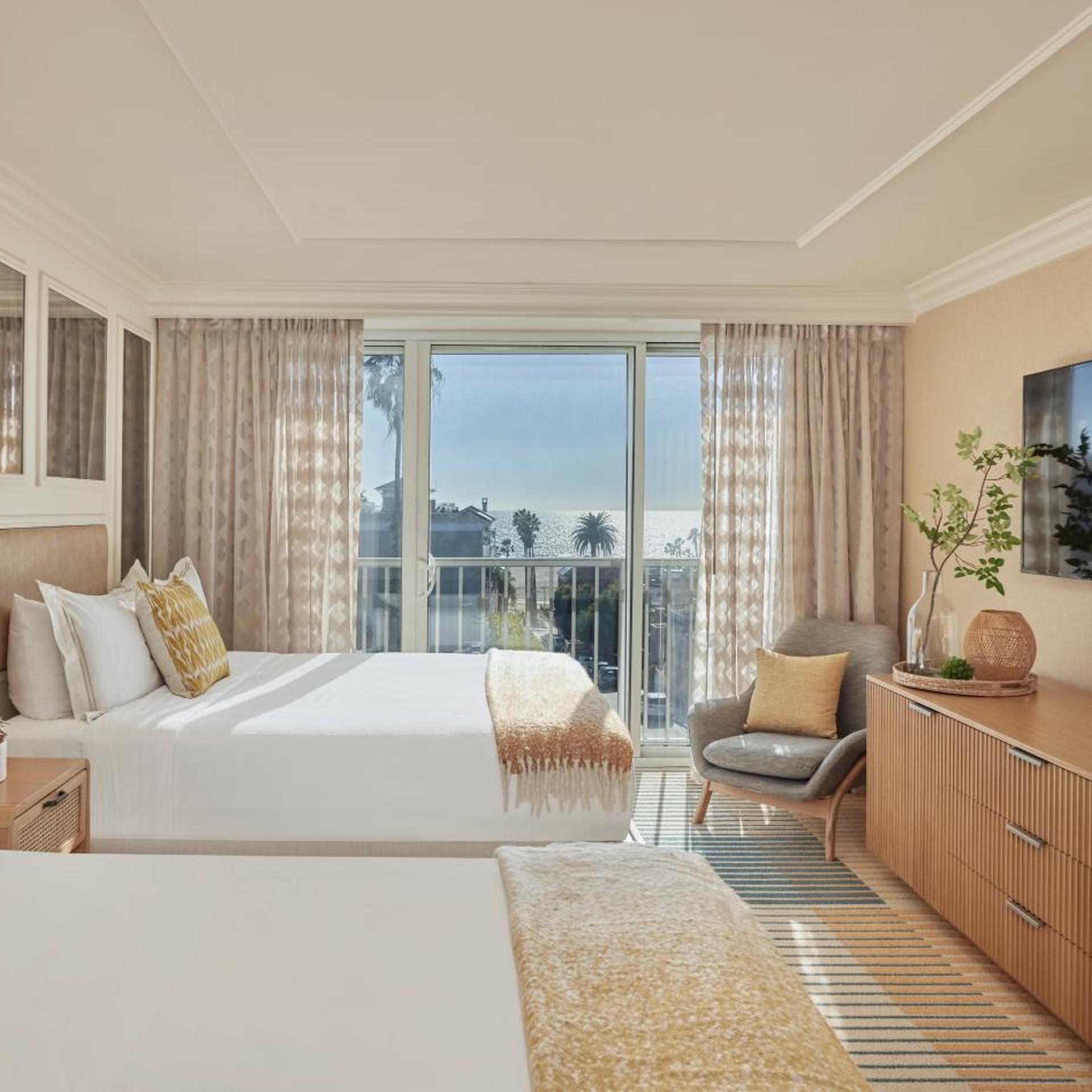 Room, Quadruple