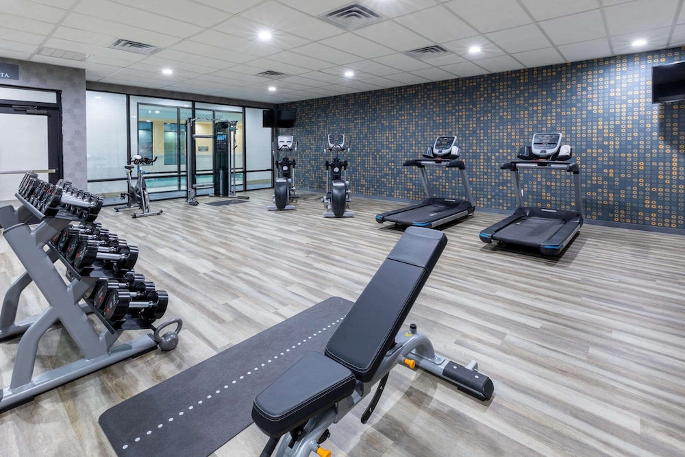 La Quinta Inn & Suites by Wyndham Frisco 15/39