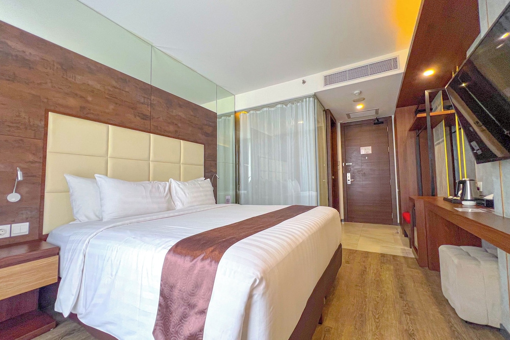 SUPERIOR, KING BED