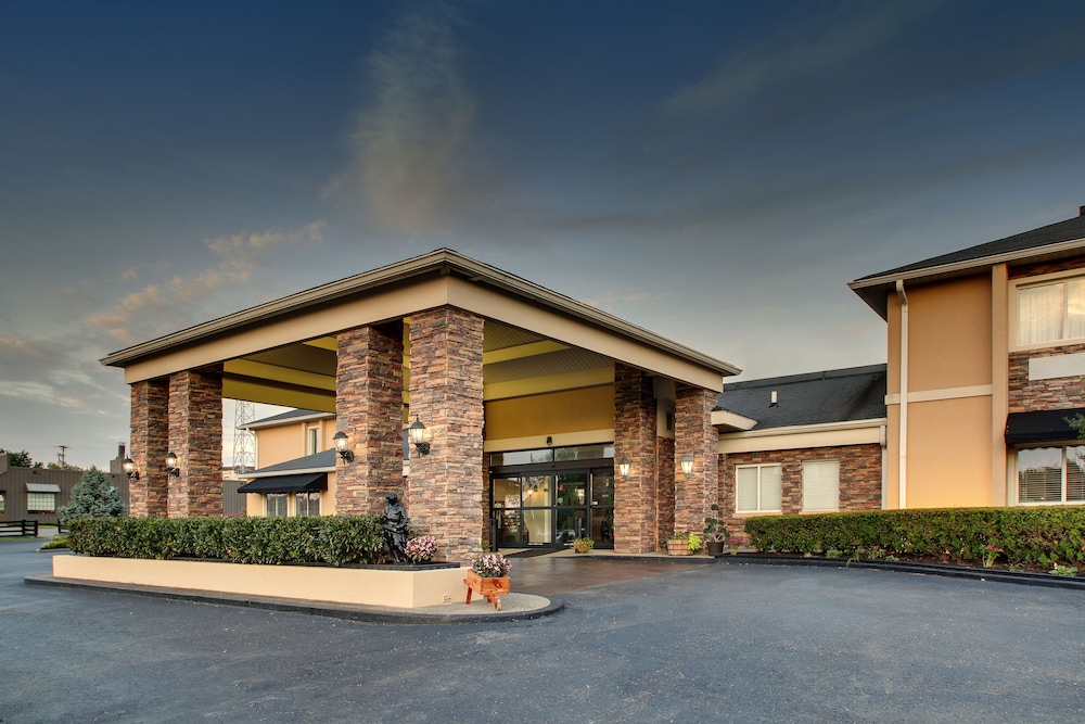 Greenfield Inn and Suites Elizabethtown KY I65 Exit 94 12/62