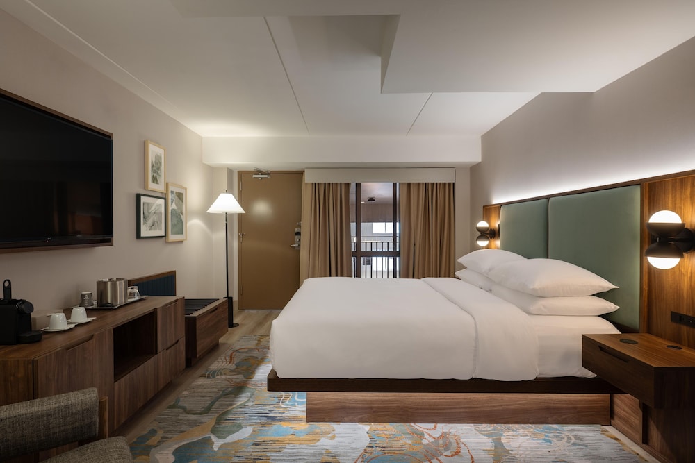 Room, King Bed, Pool Side, Direct Pool Access