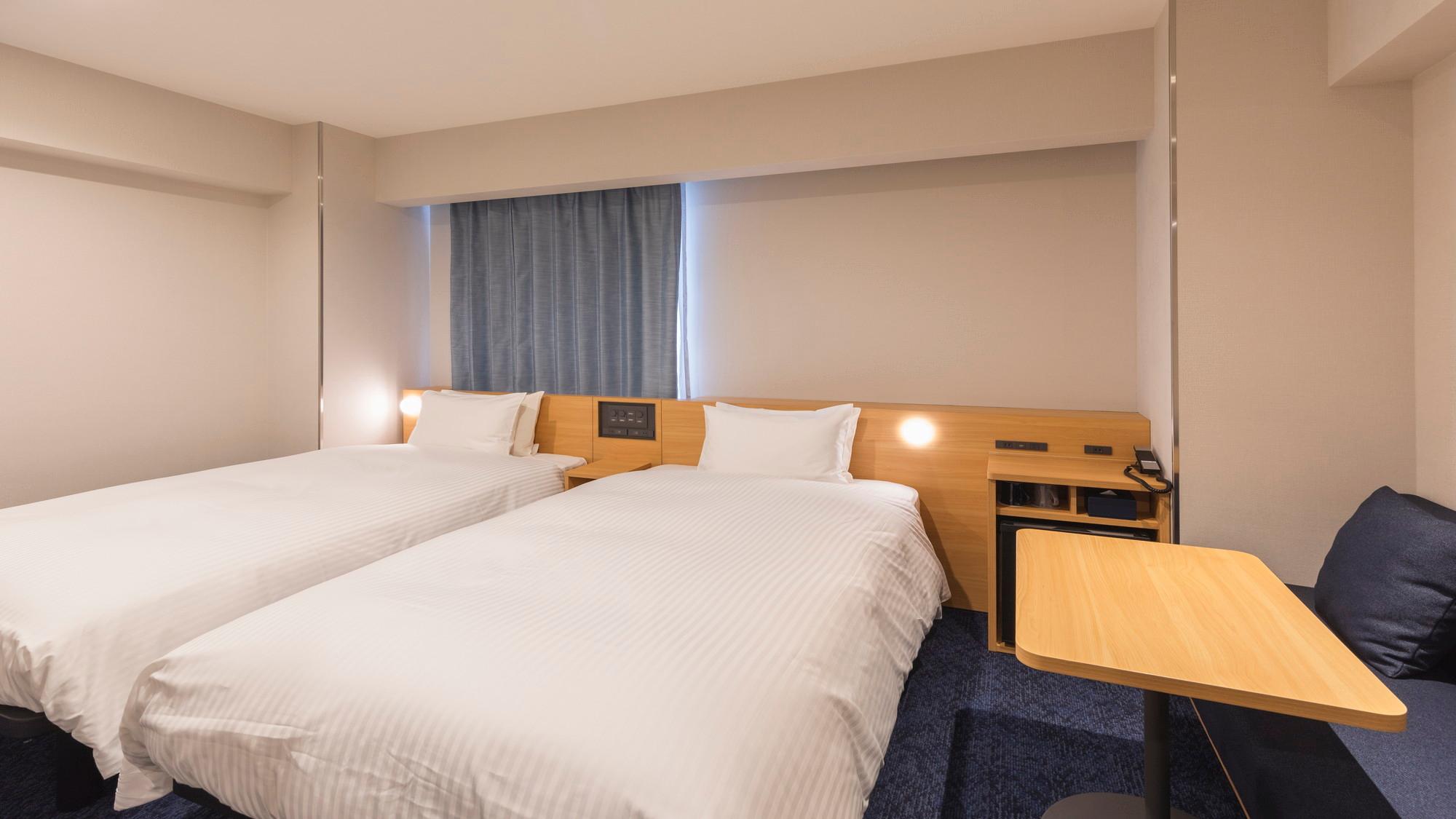 Water, Standard, Twin Beds