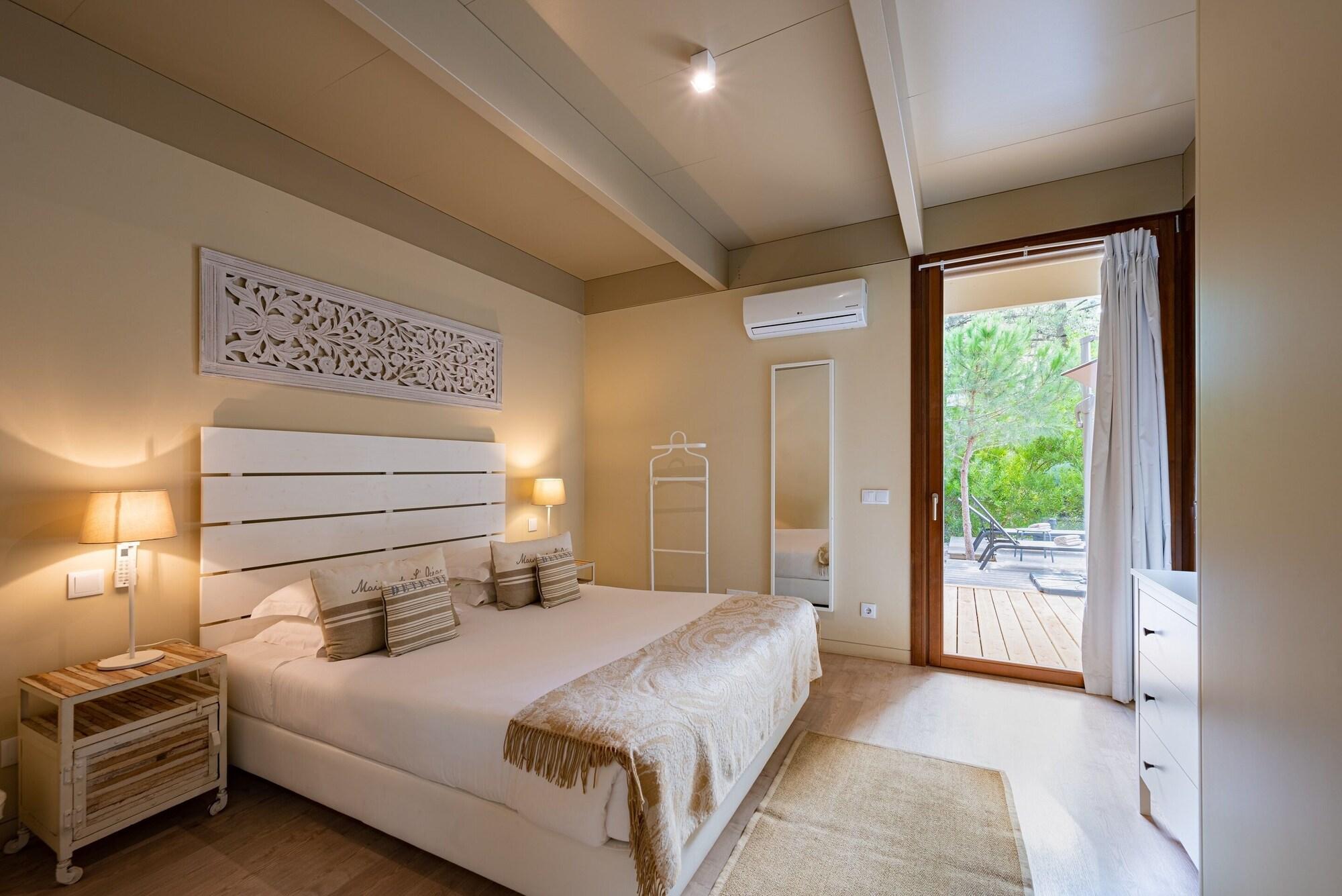 3 Bedrooms, Beach, Villa