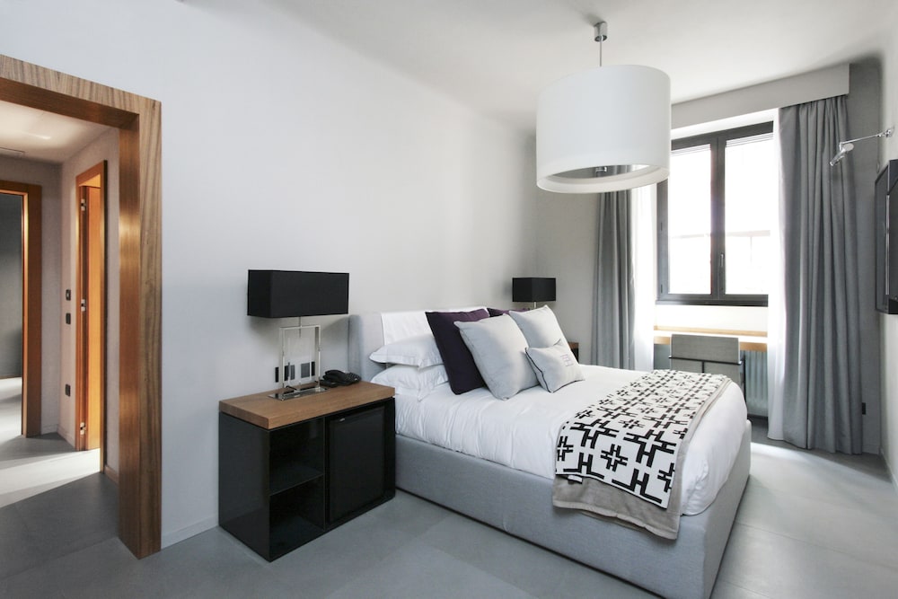 Parioli Place 2/45