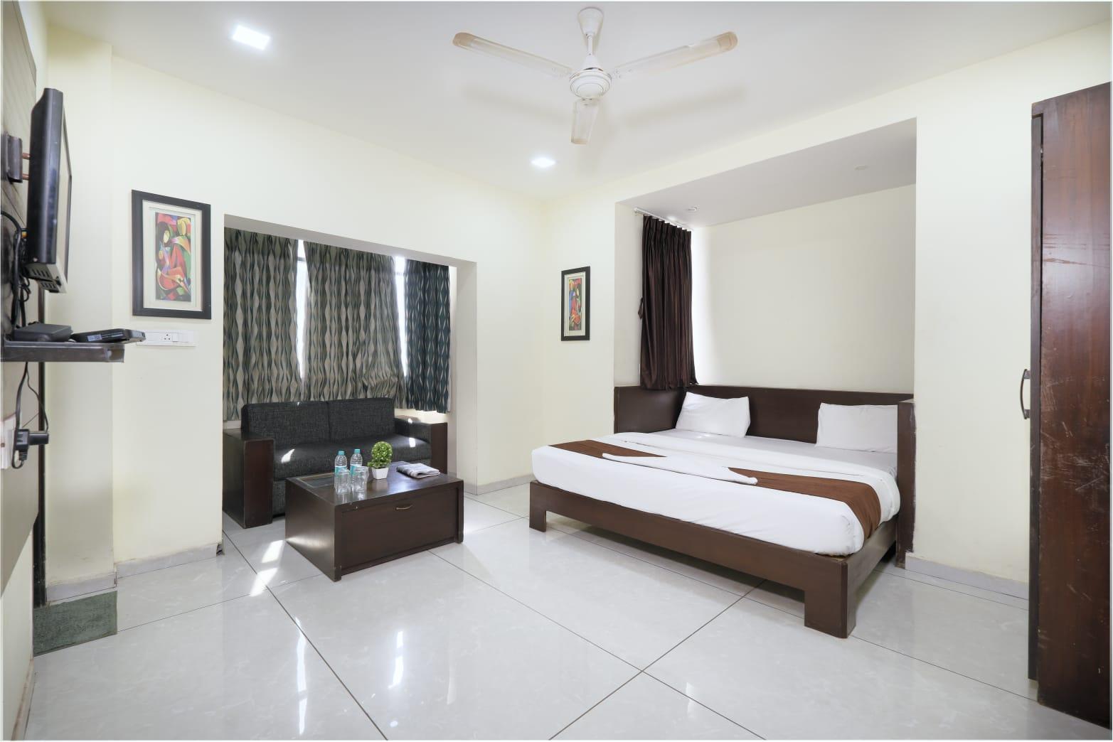 Oyo Rooms Sampatrao Colony Alkapuri 8/48