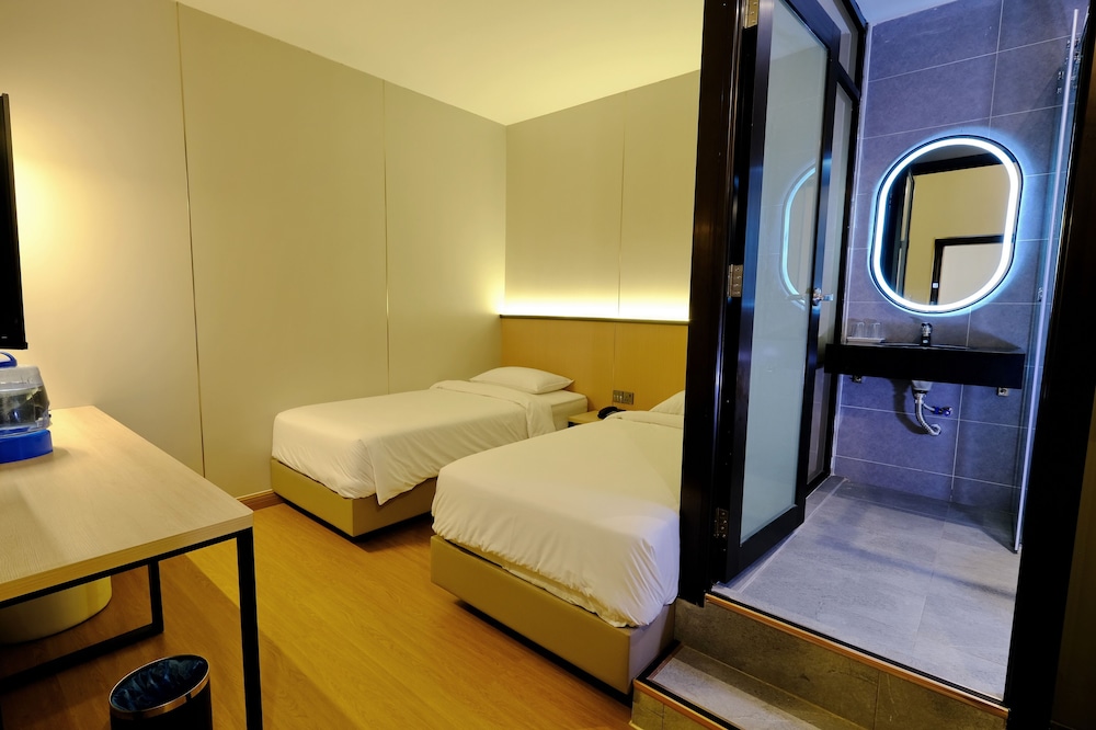 Ming Paragon Hotel 29/42