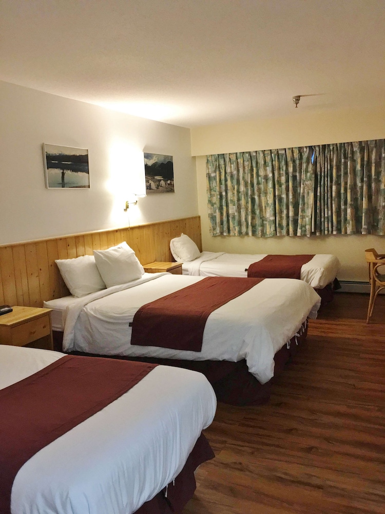 Canadas Best Value Inn River View Hotel 10/22