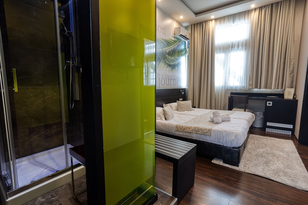 Gallery Art Hotel 20/68