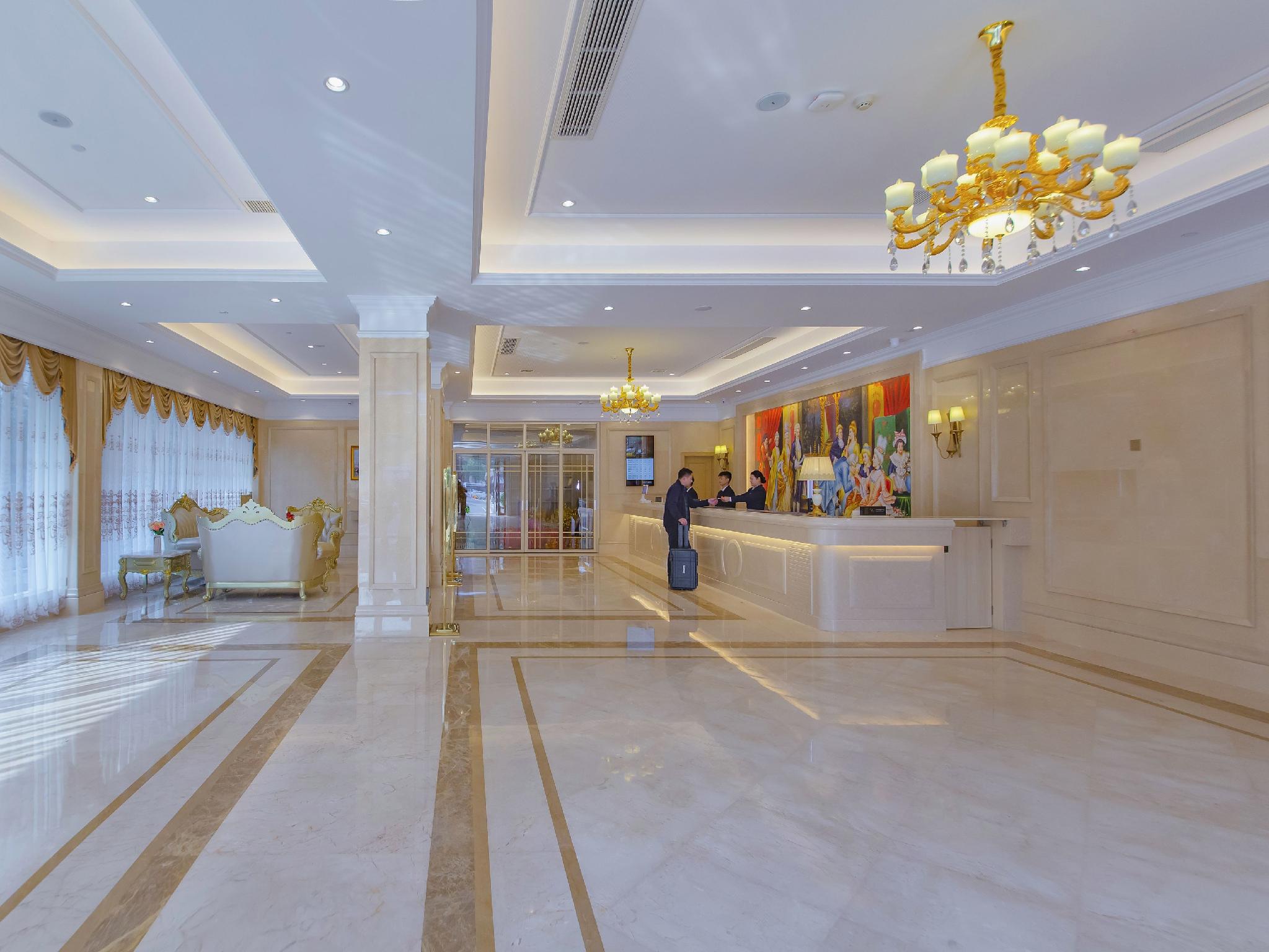 Vienna International Hotel (Optics Valley Plaza, Wuhan) 10/29