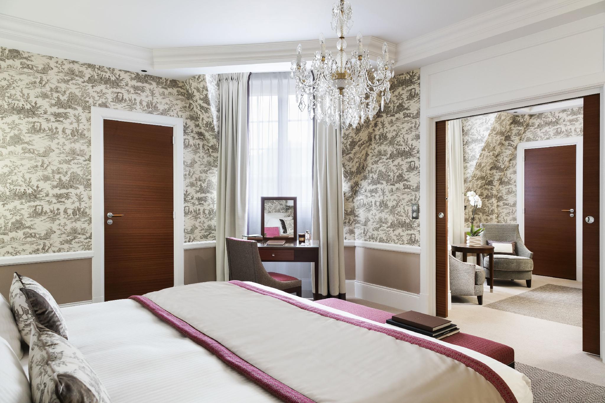Prestige, Junior Suite, Queen Bed, Sofa
