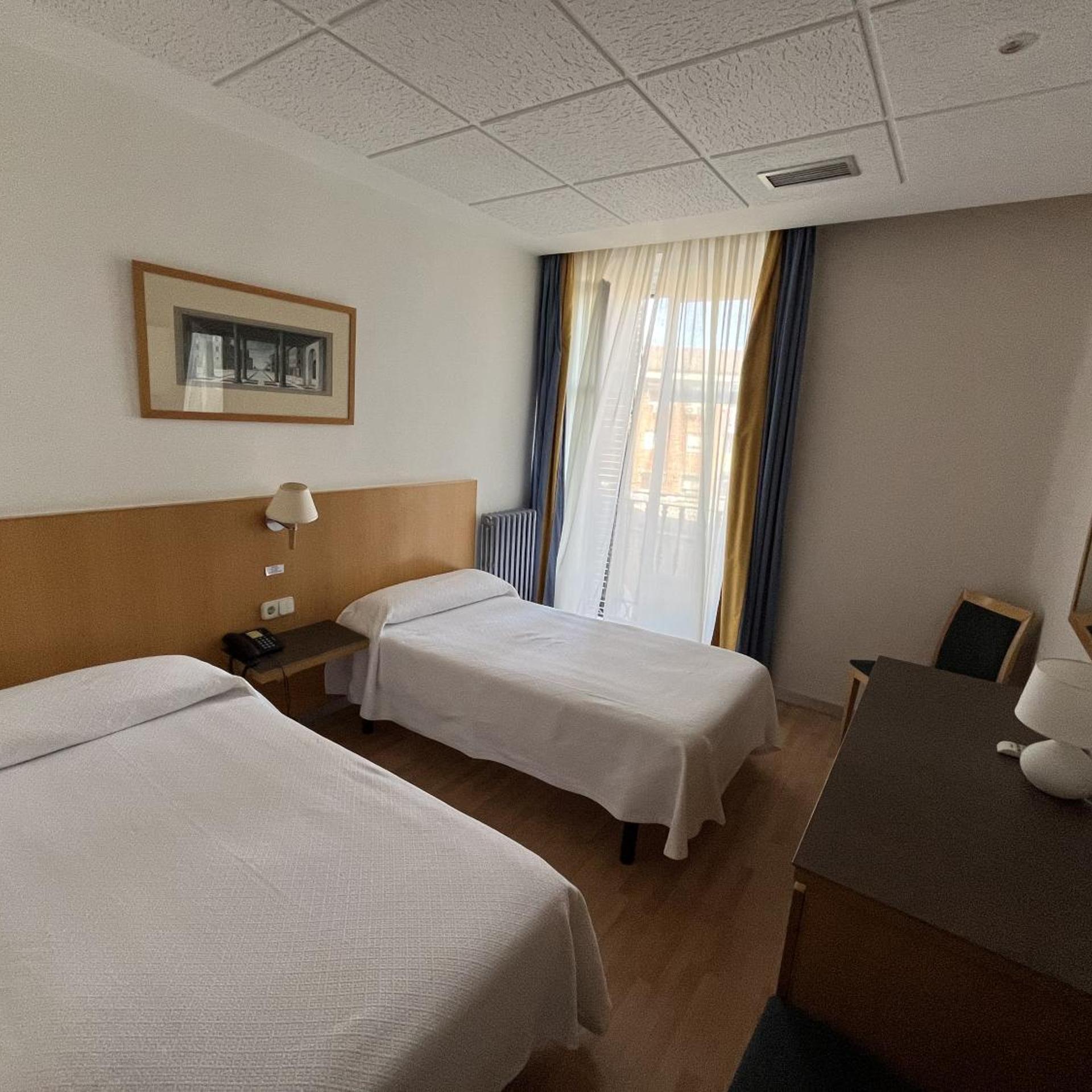 غرفة بسرير مزدوج أو سريرين منفصلين، Hotel Espana 2/7