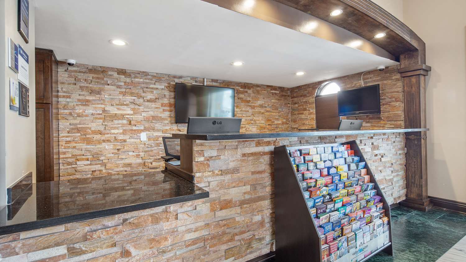 Best Western Pasadena Royale Inn & Suites 9/39