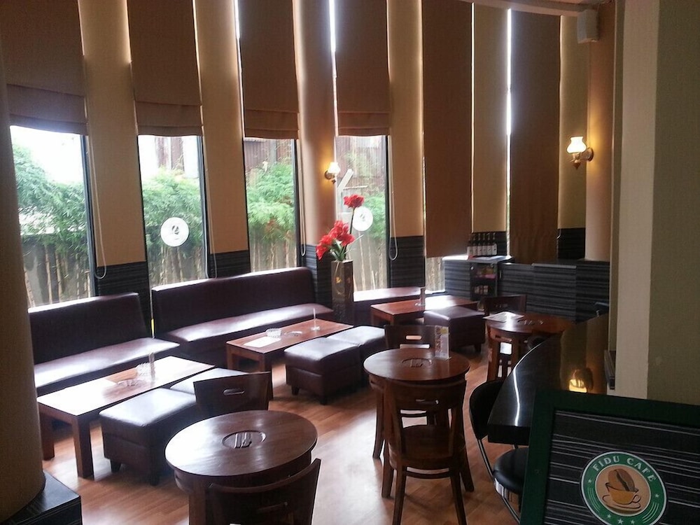 Super OYO Townhouse OAK Hotel Fiducia Serpong 37/44