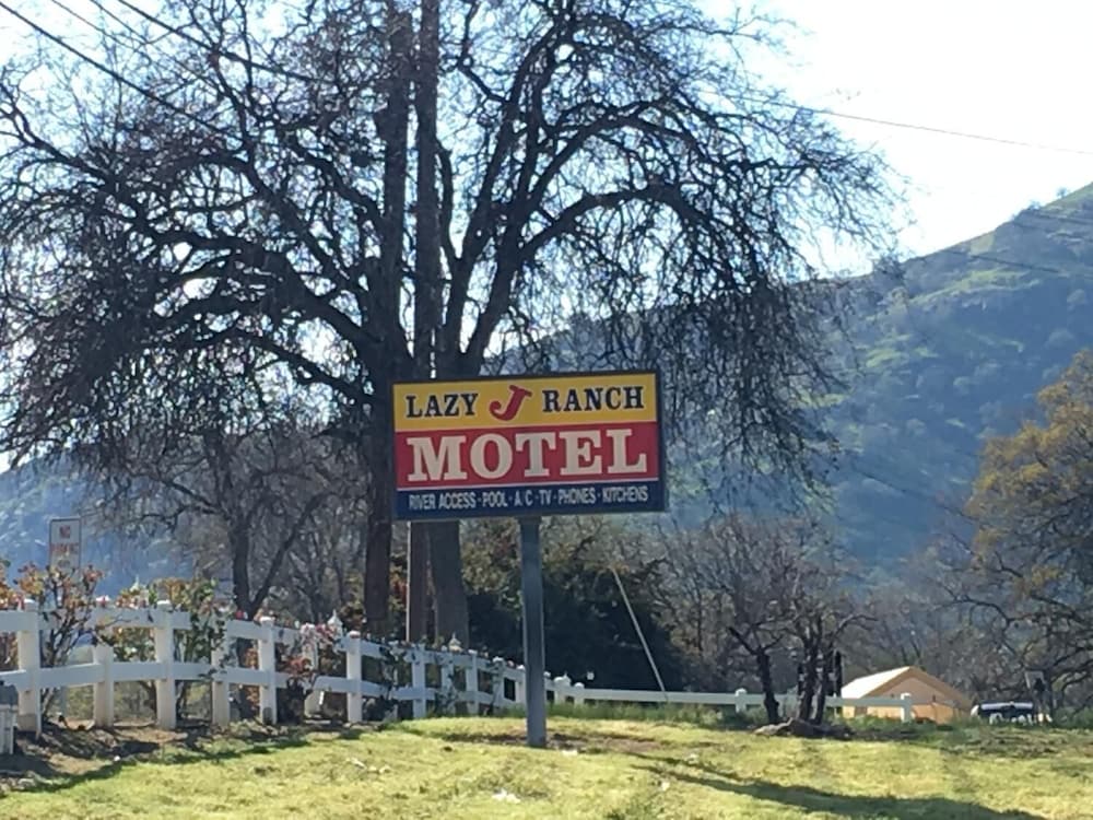 Lazy J Ranch-Americas Best Value Inn 6/52