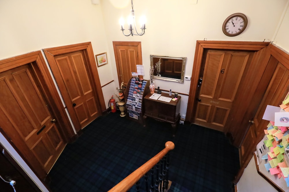 Airdenair Guest House 4/50
