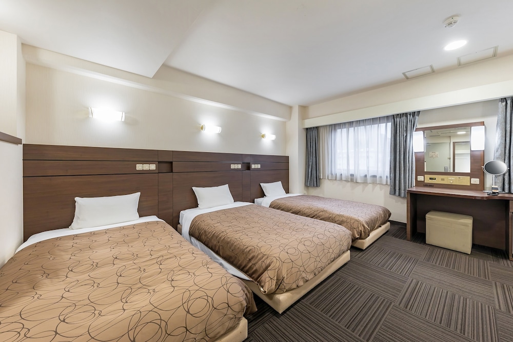 Akasaka Yoko Hotel 11/65