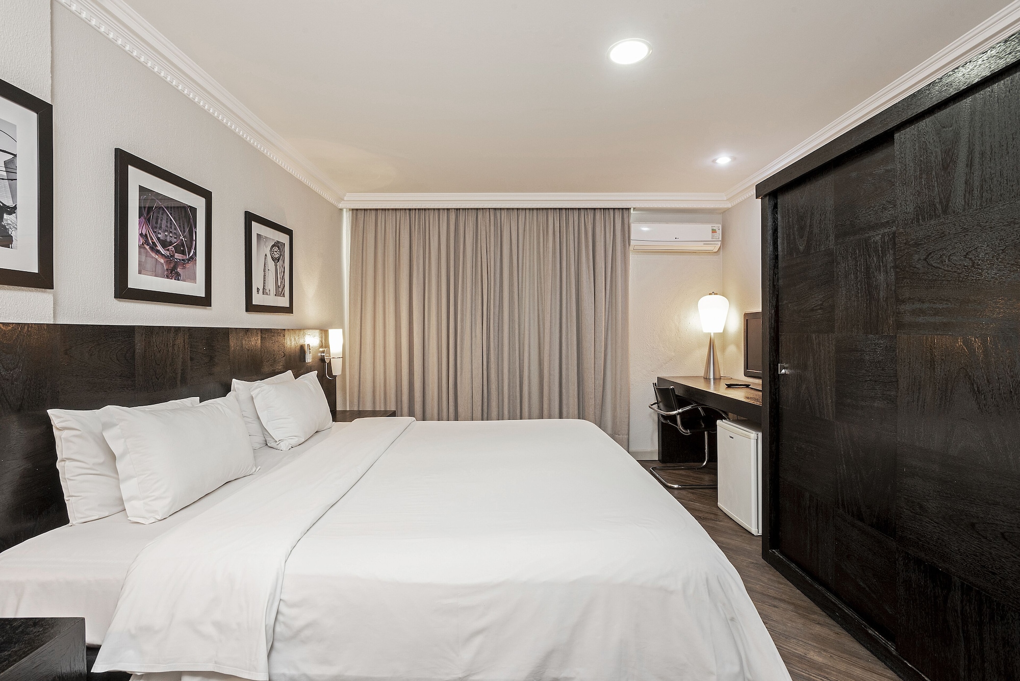 DELUXE, DOUBLE BED