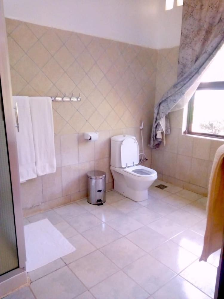 غرفة قياسية بسرير مزدوج، Green Hills Lodge 2/2