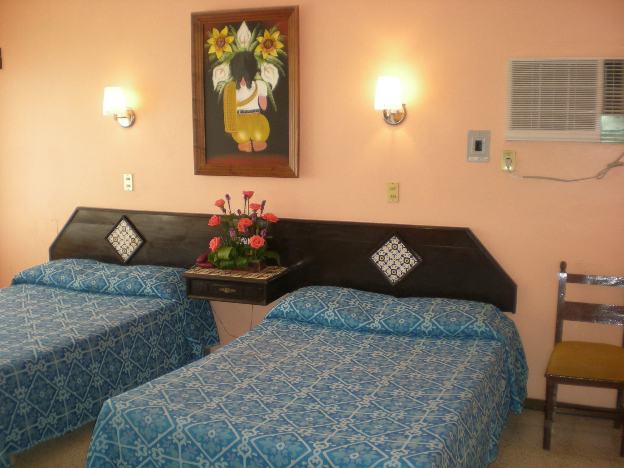 STANDARD, 2 DOUBLE BEDS