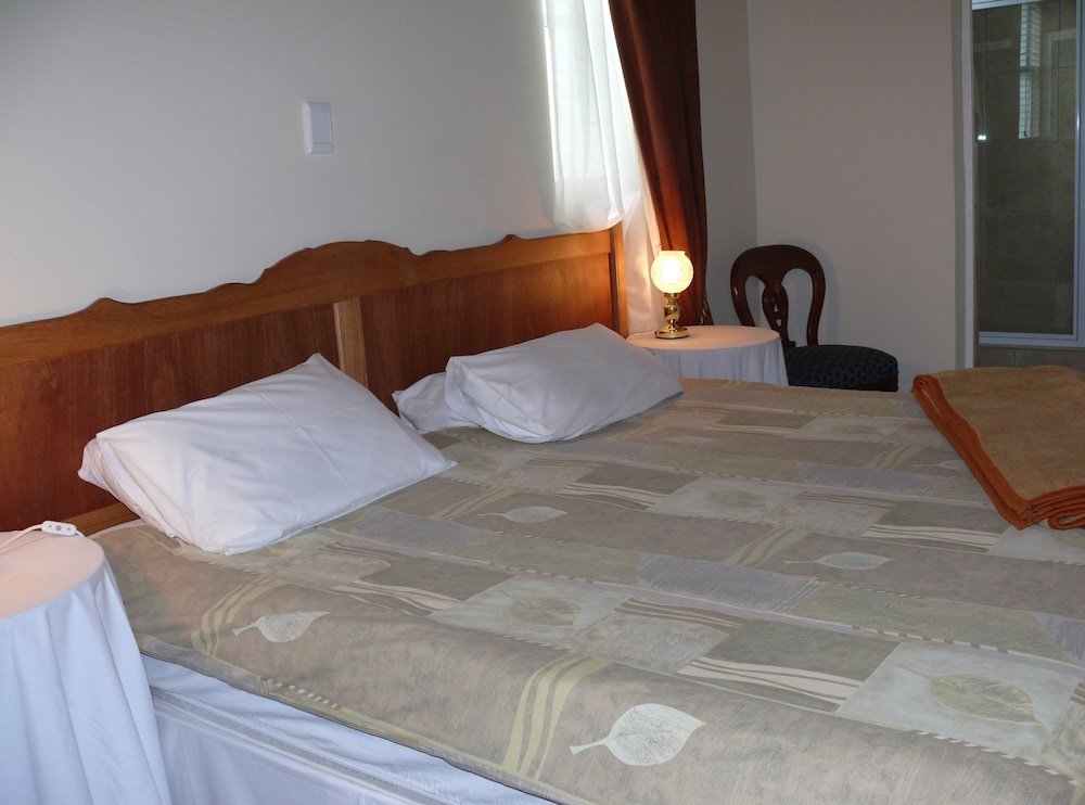 Knysna Manor House 15/50