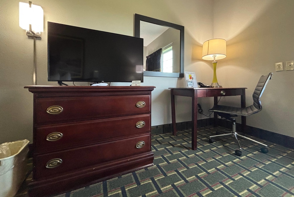 Super 8 by Wyndham Mt. Carmel IL 3/32