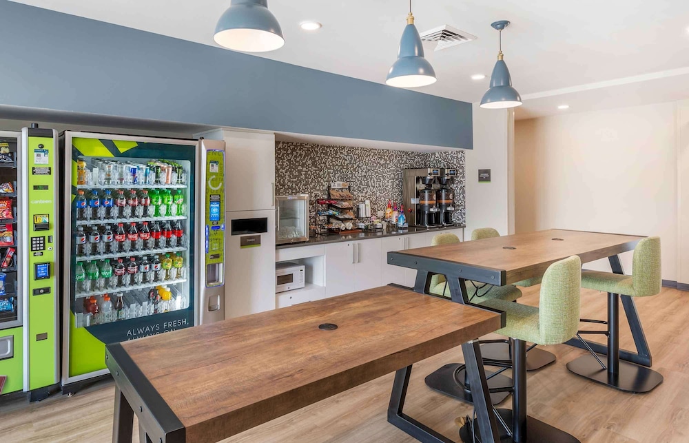 Extended Stay America Premier Suites - Fredericksburg 12/26