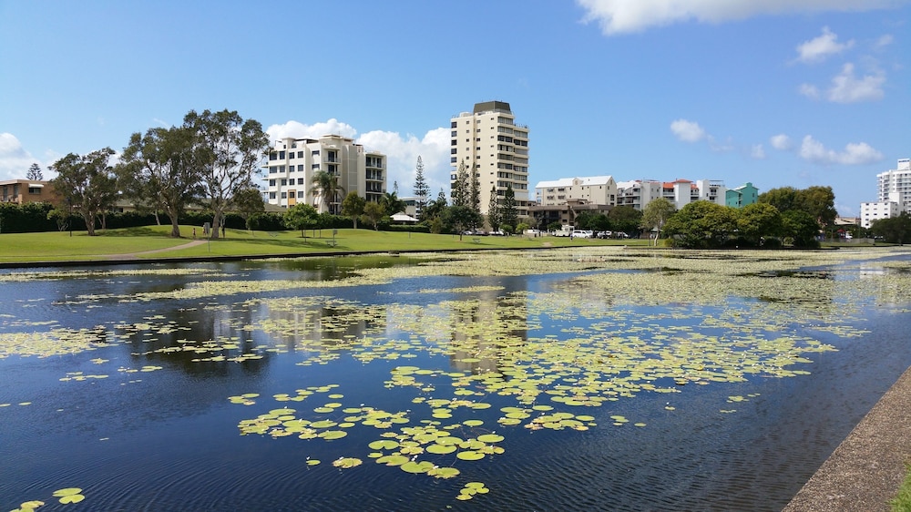 Alex Beach Cabins and Tourist Park 42/50
