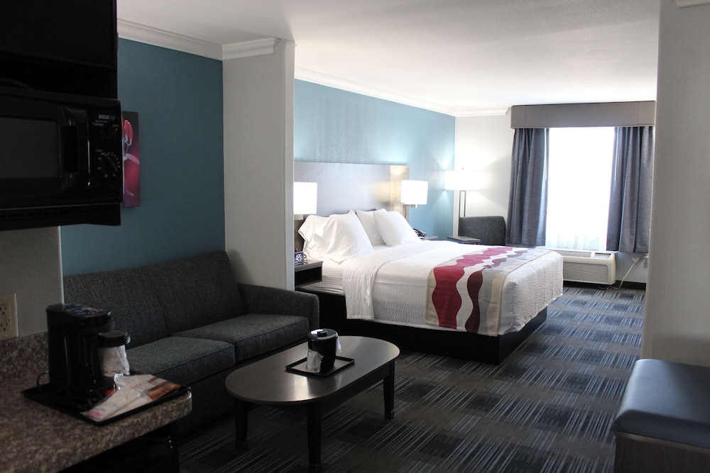 Best Western Medical Center North Inn and Suites Near Six Flags 17/37
