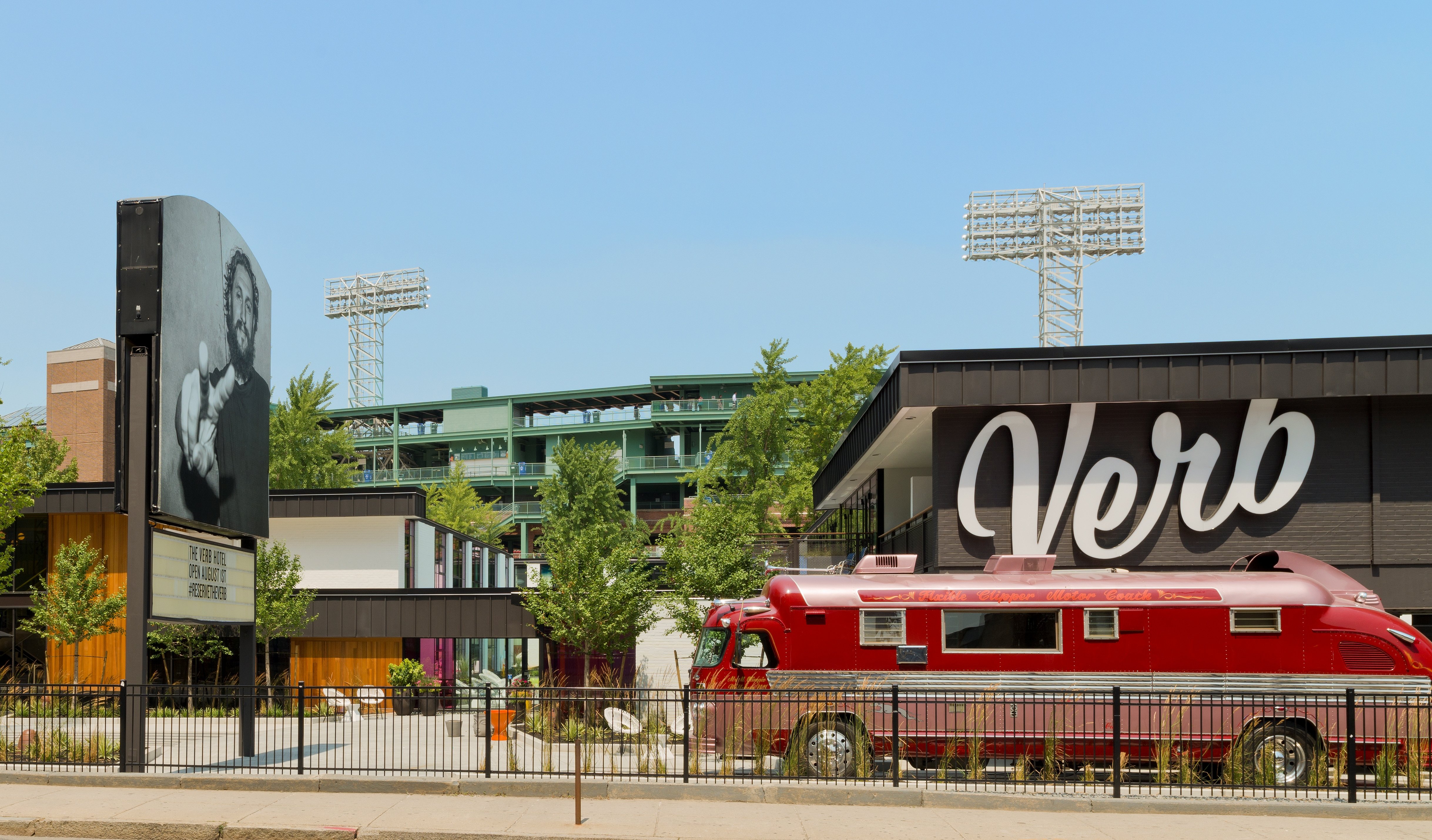 THE VERB HOTEL 4/38