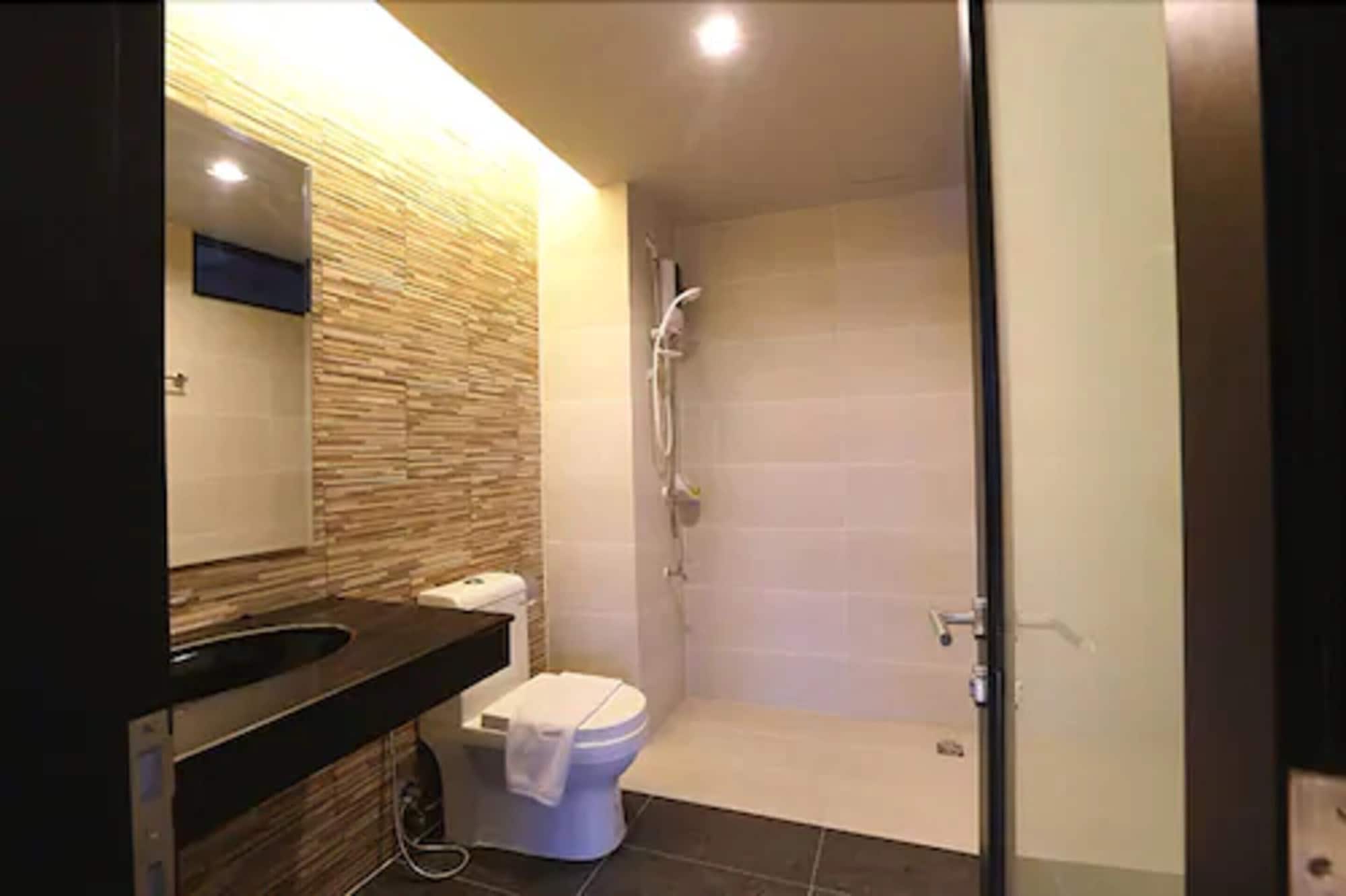 استوديو بسرير مزدوج بشرفة، Hatyai Signature Hotel 2/2