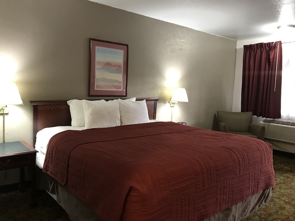 Travelodge by Wyndham Truth or Consequences 17/25