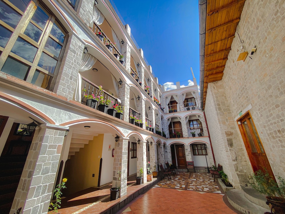 Villa de Tacvnga Hotel 5/50