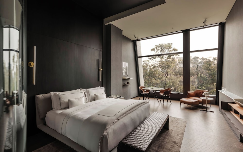 Suite, Park View