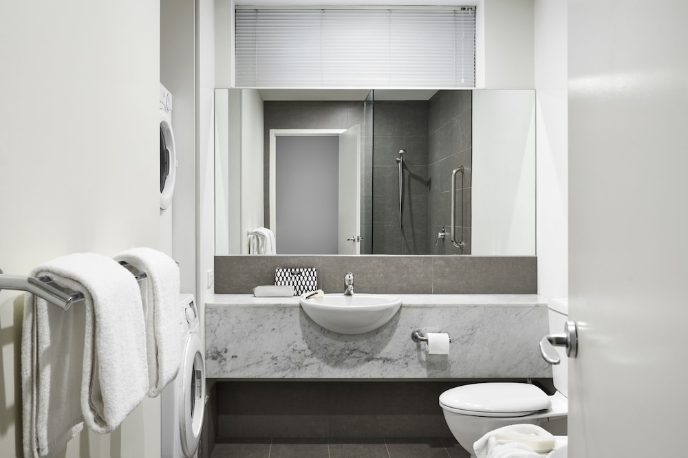 Punthill Apartment Hotel - Manhattan Melbourne 61/62