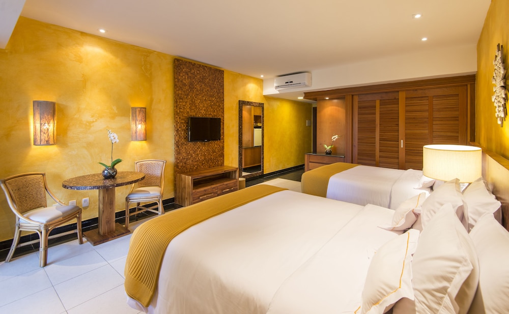 Master, Family, 2 Queen Beds