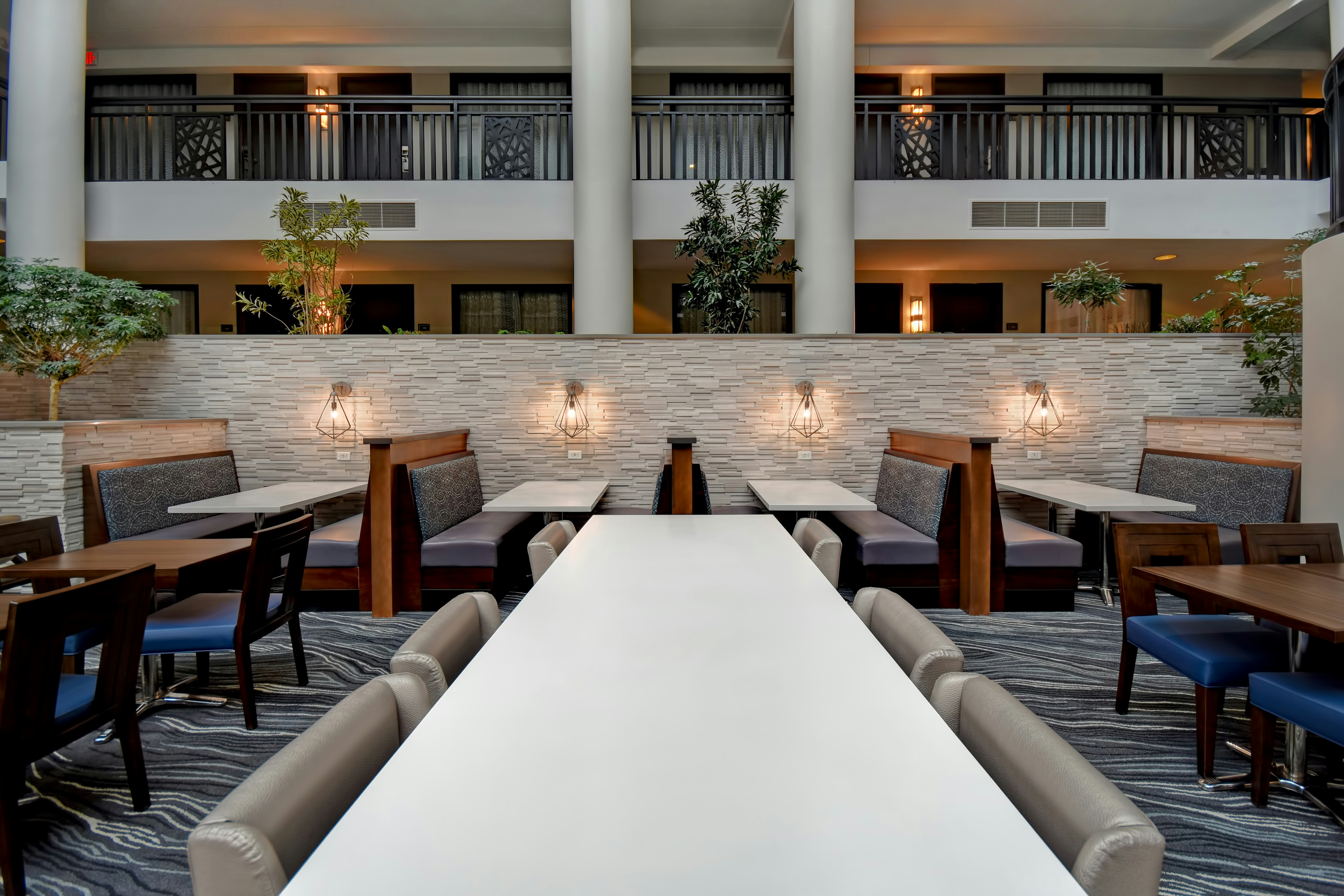 Embassy Suites Hotel Syracuse 50/68