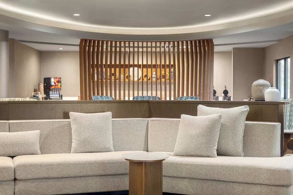 Springhill Suites Fresno 10/46