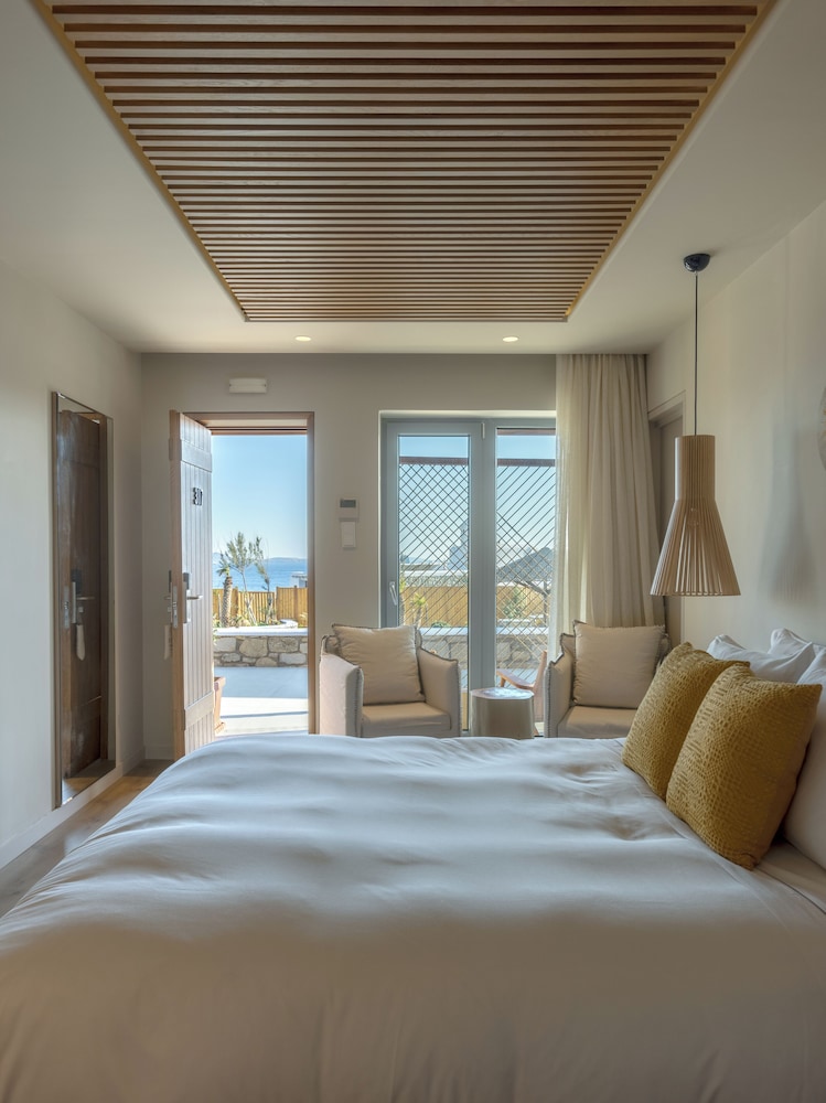 COMFORT, SEA VIEW