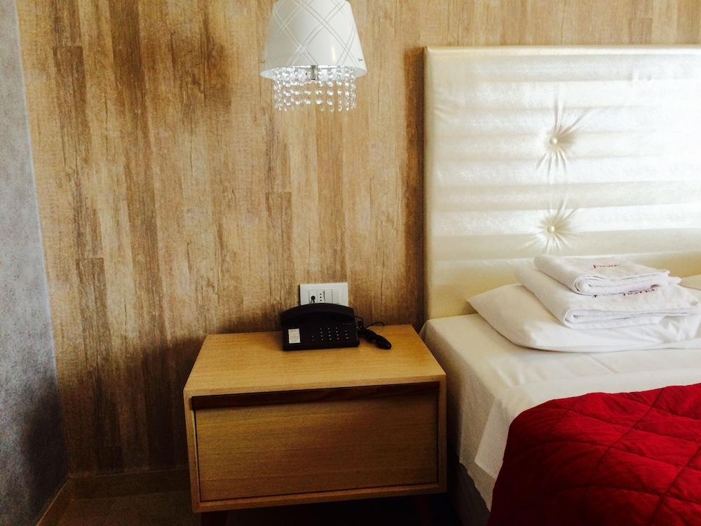 Fanari Hotel 18/40