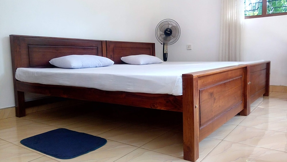 1 BEDROOM, ECONOMY, DOUBLE OR TWIN BED