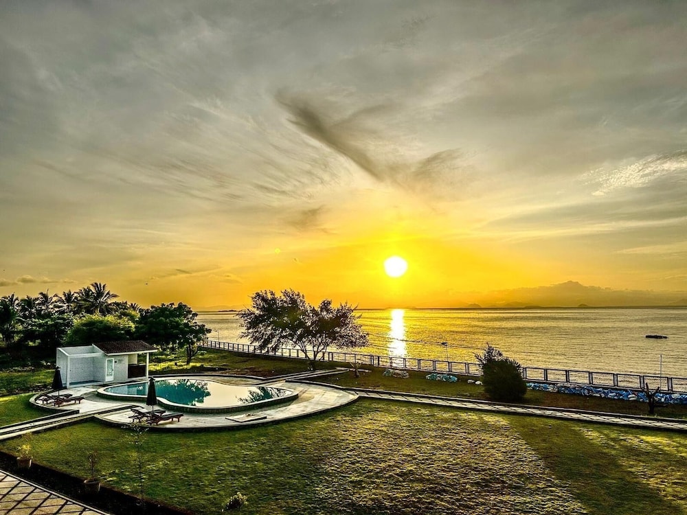 Bayview Beach Resort East Lombok 45/49