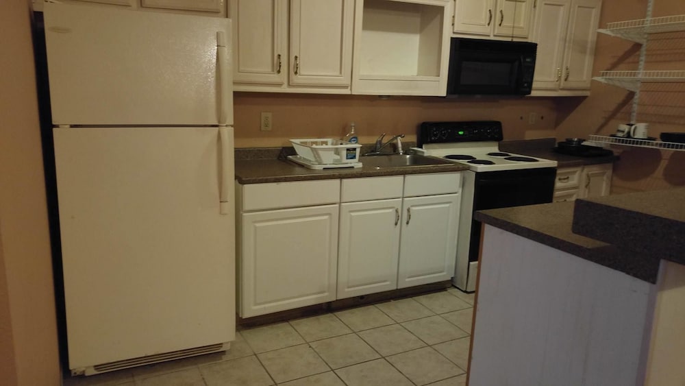 Studio Suites Extended Stay 25/41