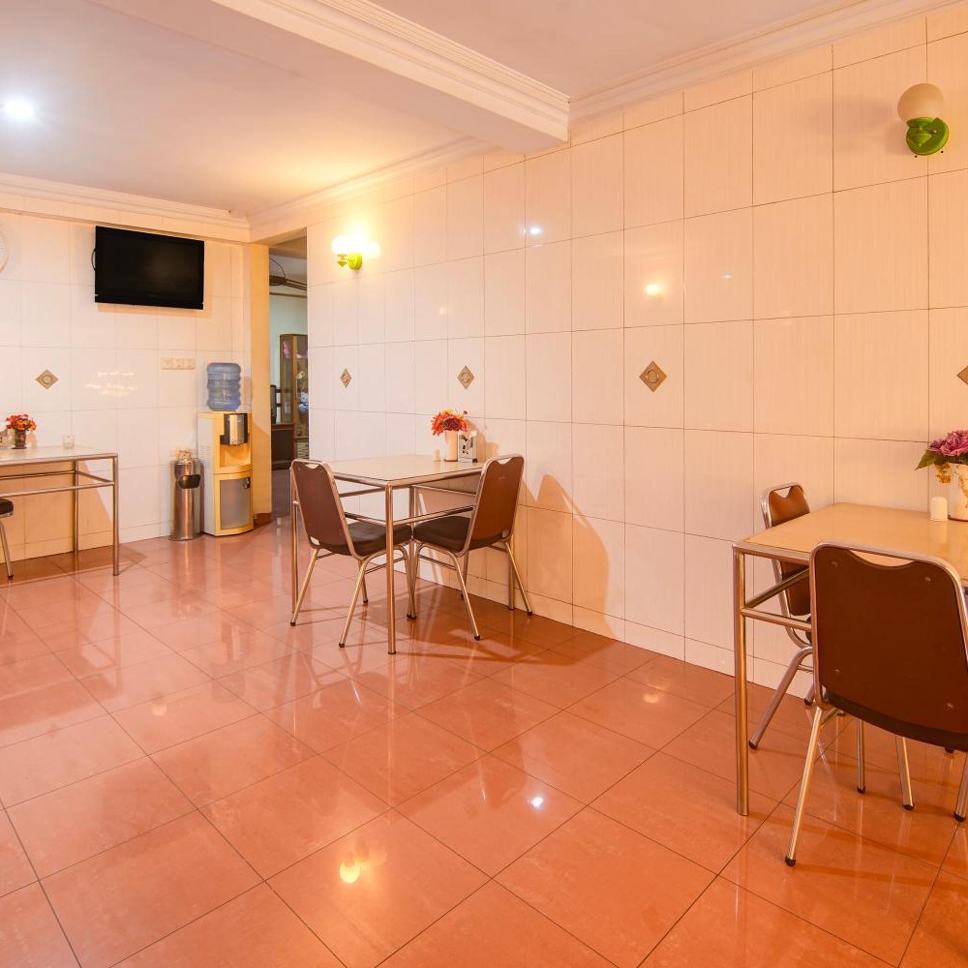 Hotel O Makassar near Pantai Losari formerly Hotel Tiara Sari 39/54