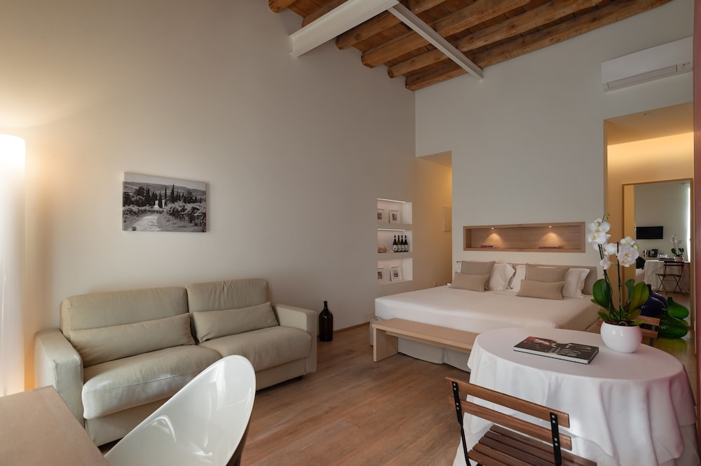 Massimago Wine Suites 22/32