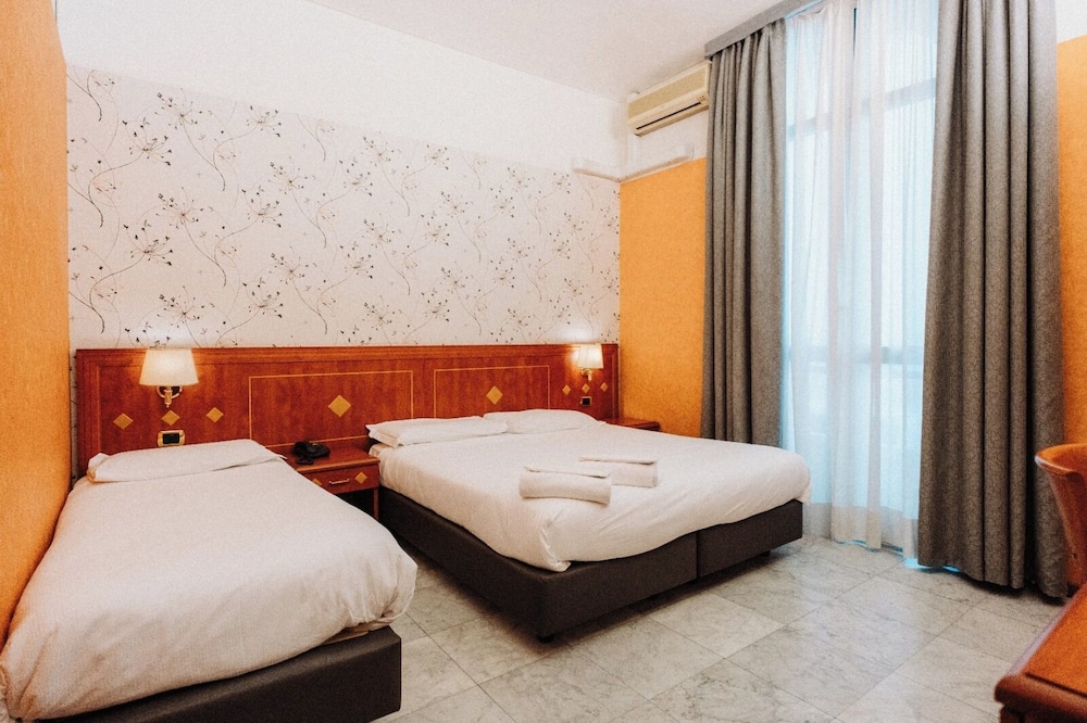 Hotel Chelsea 27/73