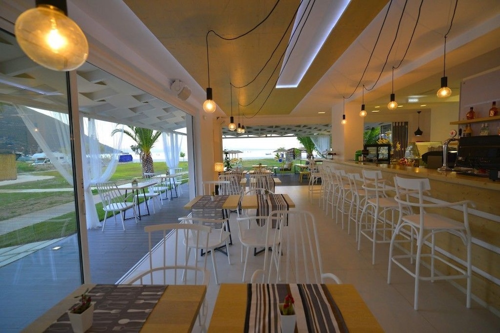 Odeon Hotel 28/50