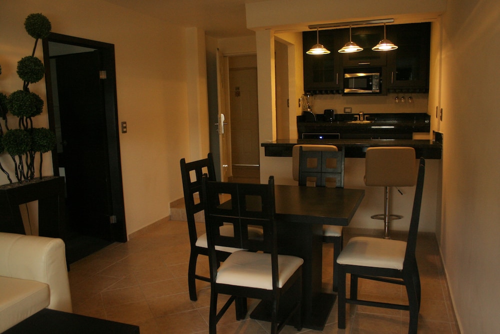 Hotel El Camino Inn and Suites 36/50